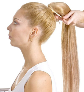 вечерние прически хвост длинные волосы пряди на заколках nord-hair.by